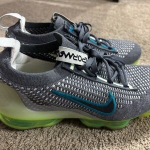 Nike Kids Vapormax Size 6y